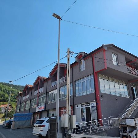 Apartmani Selektor Бело Поле Екстериор снимка