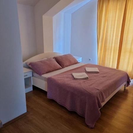 Apartmani Selektor Бело Поле Екстериор снимка