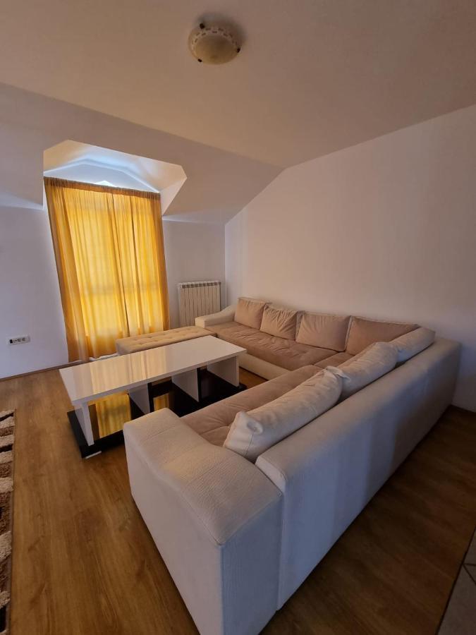 Apartmani Selektor Бело Поле Екстериор снимка