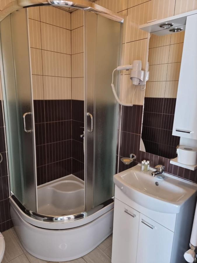 Apartmani Selektor Бело Поле Екстериор снимка