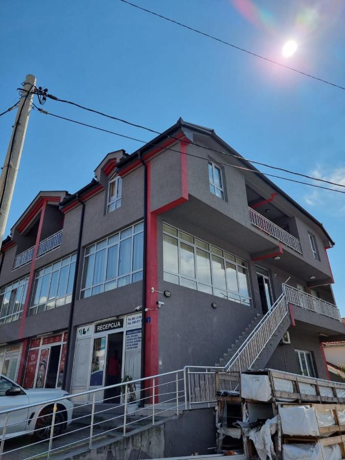 Apartmani Selektor Бело Поле Екстериор снимка