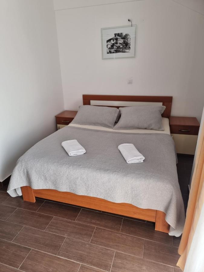 Apartmani Selektor Бело Поле Екстериор снимка
