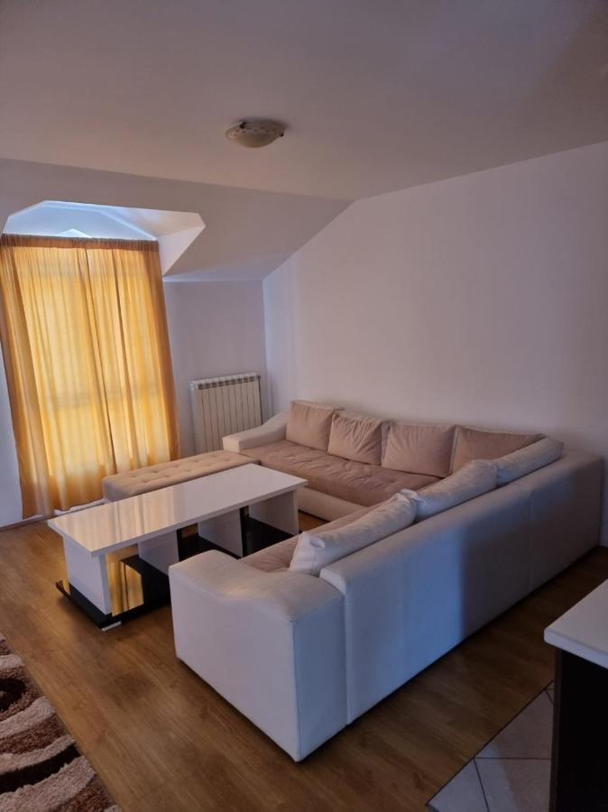Apartmani Selektor Бело Поле Екстериор снимка