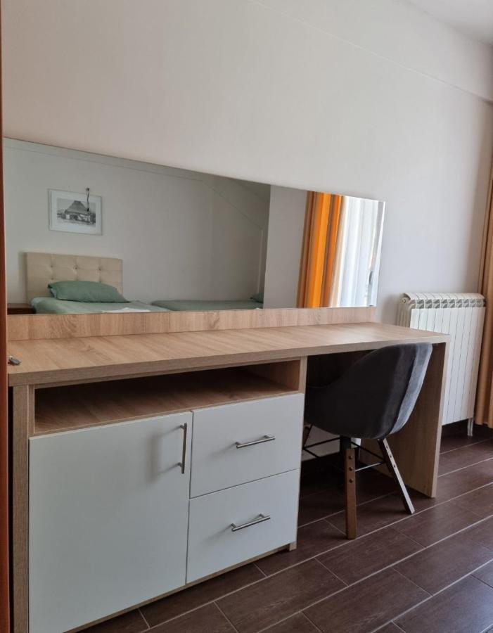 Apartmani Selektor Бело Поле Екстериор снимка